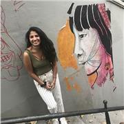 Clases particulares de matemáticas, física o inglés y también es posible que te pueda enseñar alguna cosa de informática
